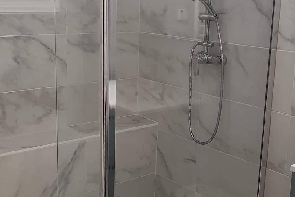 Entire apartment, T2 apartment, second floor residence with private parking in Corte, Parc naturel régional de Corse