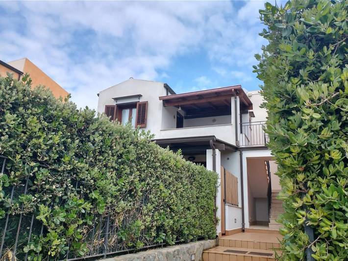 Gîte pour 4 personnes, avec vue et terrasse à Ustica - 2