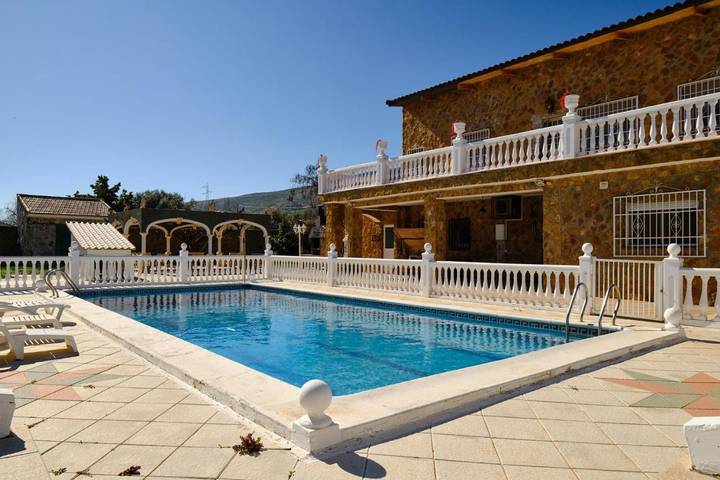 Casa rural para 8 personas, con piscina además de jardín y vistas, Familias con niños en El Padul - 3