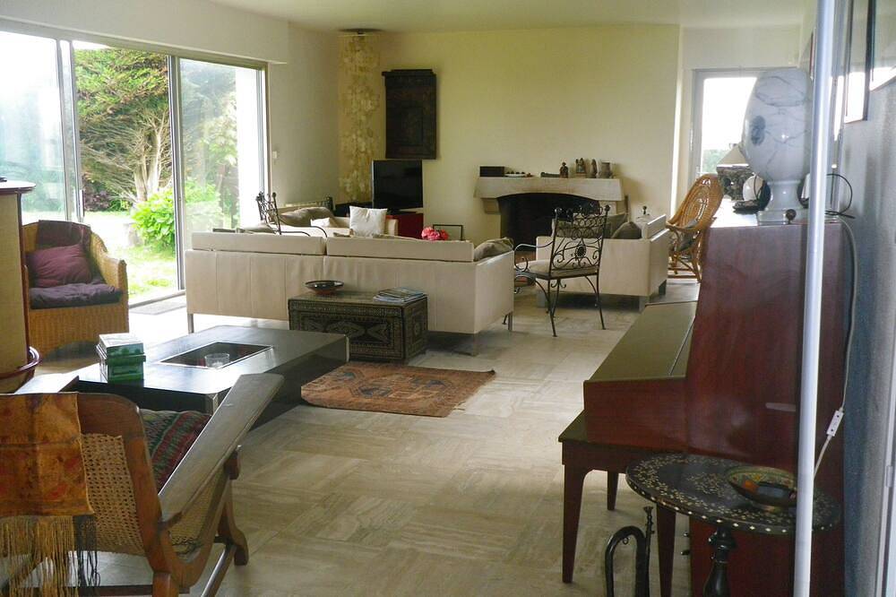 Villa d'architecte, vue imprenable. in Saint-Benoît-de-l'Aure, Région de Bayeux