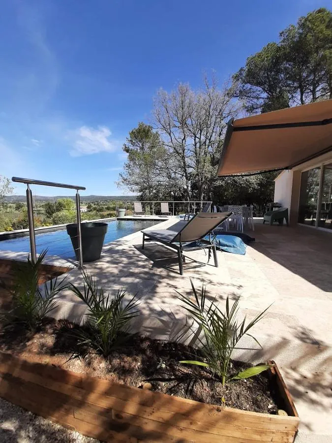 Villa pour 6 personnes, avec vue ainsi que jardin et piscine - 1