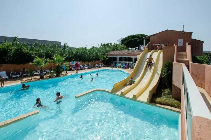 Wohnwagen für 4 Personen, mit Pool und Sauna in Bormes-les-Mimosas - 2