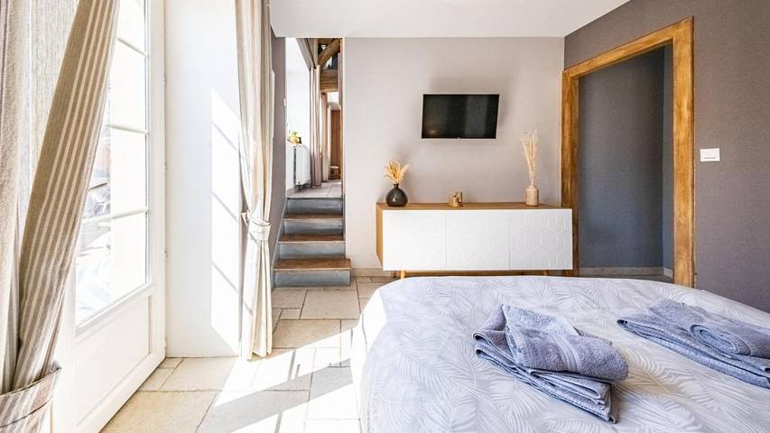 Location de vacances pour 6 personnes, avec terrasse et vue dans Circuit Dijon-Prenois - 2