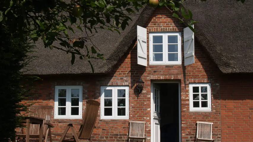 Ferienhaus für 8 Personen, mit Sauna und Terrasse sowie Garten, mit Haustier