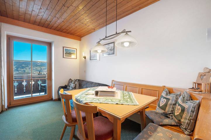 Entire apartment, Apartment "Kompatscherhof Moritz" with Mountain View, Balcony and Wi-Fi in San Michele (Kastelruth), Kastelruth