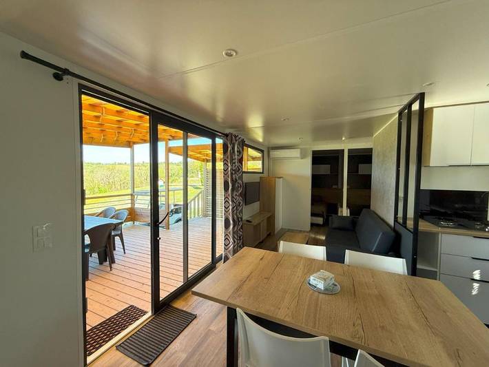 Location de vacances pour 4 personnes, avec piscine ainsi que vue et jardin, animaux acceptés dans Séniergues - 4