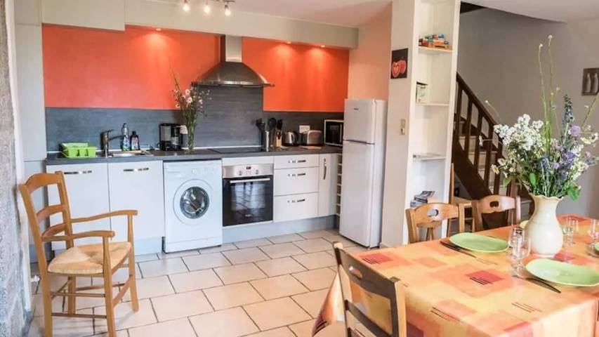 Gîte pour 8 personnes, avec piscine et terrasse, animaux acceptés dans Les Monts-Verts - 4