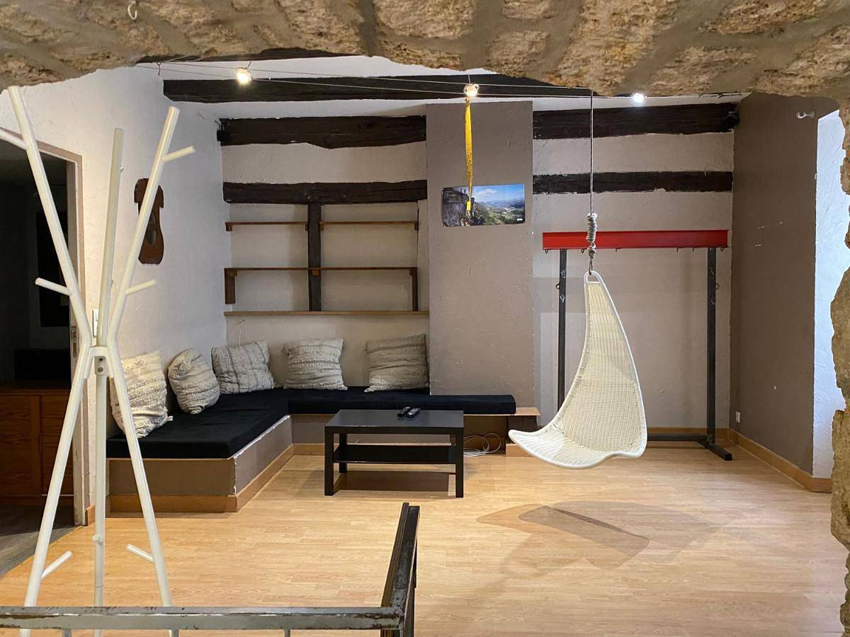 Three-Bedroom House in Creissels, Parc naturel régional des Grands Causses