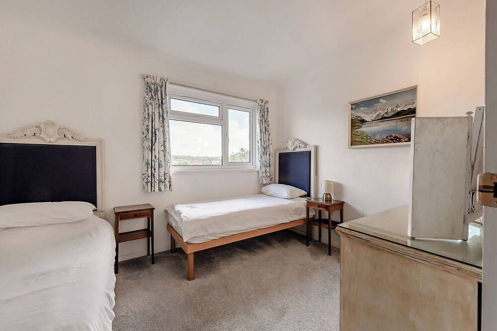 4 bedroom accommodation in Aberporth in Aberporth, Cardigan Bay