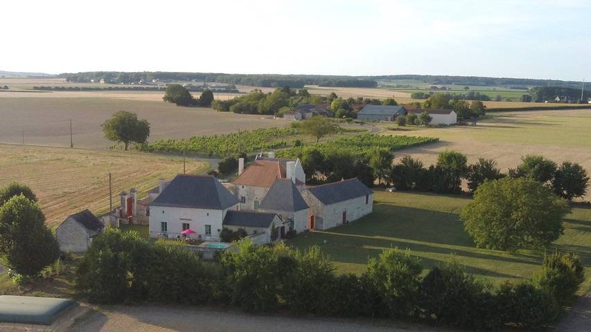 Gîte pour 6 personnes, avec piscine et jardin à Ligré - 2