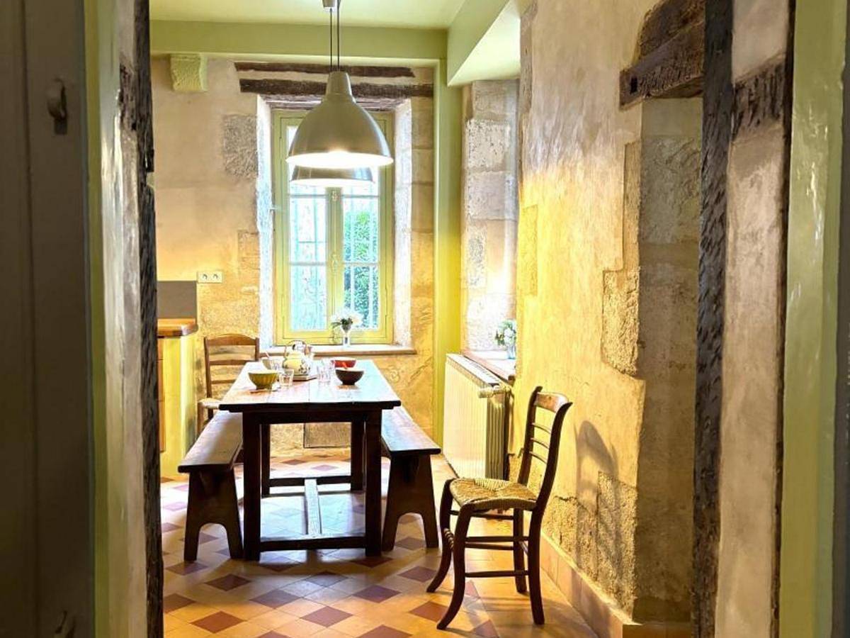 Holiday Home (6 Adults) in Cérilly, Région de Montluçon