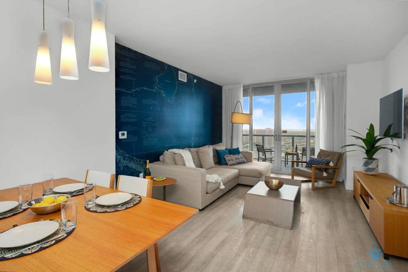 Apartamento entero, Infinite View  Balcony  Pool  Gym  Near Beach in Hallandale Beach, Broward County