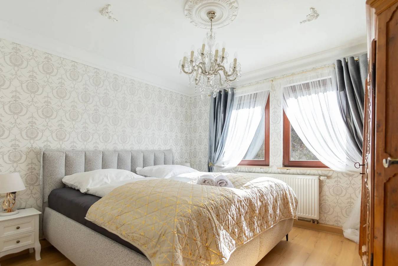 Ganze Wohnung, Ferienwohnung 'Romantik im Schloss' mit Bergblick in Bad Urach, Neckar-Alb