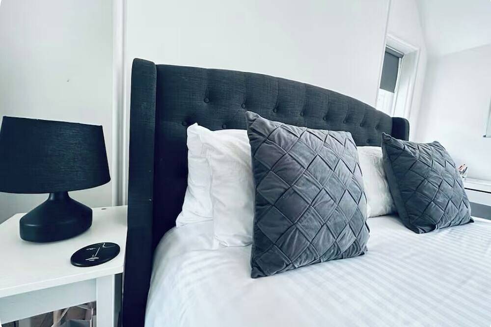 Lodge - Sleeps 18, pet friendly & free parking in Gateshead
