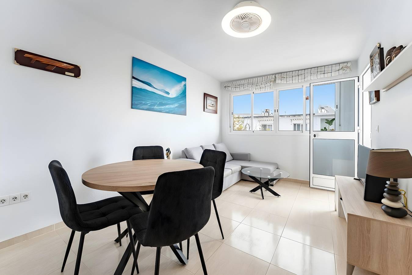 Apartamento entero, Apartamento '251 Mollina Apartment' con vistas al mar, Wi-Fi y aire acondicionado in La Cala de Mijas, Mijas