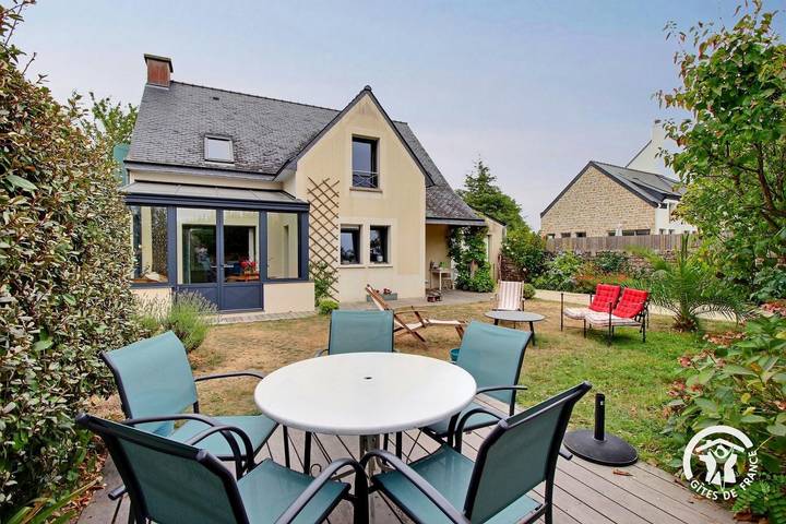Gîte pour 6 personnes, avec jardin et terrasse à Locmariaquer