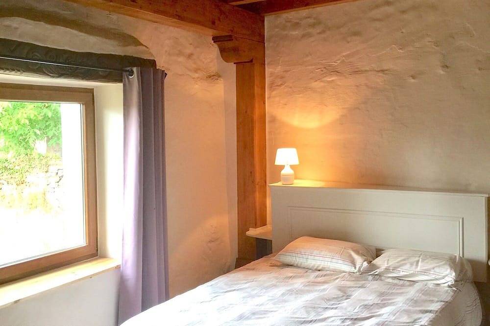 Casa de Piedra Encantadora in Valderredible, Cantabria Inland