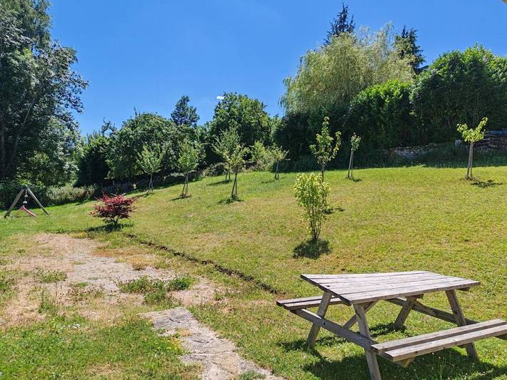 Location de vacances pour 11 personnes, avec Balcon ainsi que Terrasse et Vue à Saint-Maur (Jura) - 3