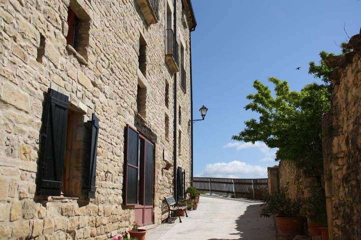 Casa rural para 7 personas, con jacuzzi, Se admiten mascotas en Cataluña - 2