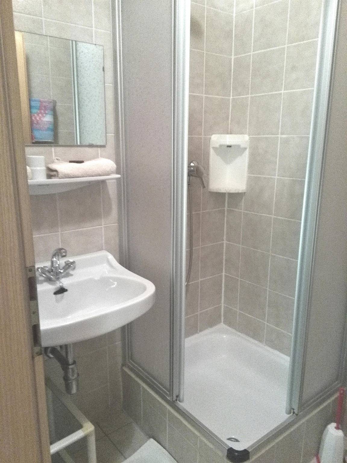 Ganze Ferienwohnung, Doppelzimmer mit Balkon in Spittal an der Drau, Oberkärnten