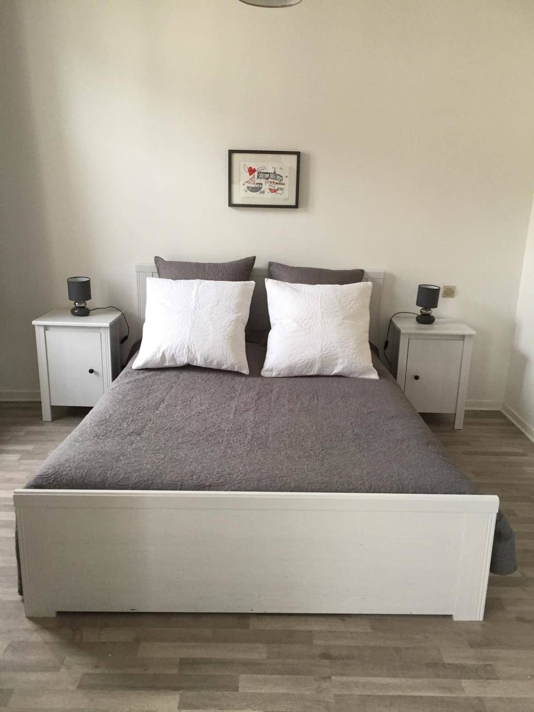 Apartamento entero, Estacionamiento muy luminoso en el centro de la ciudad in Honfleur, Region de Lisieux