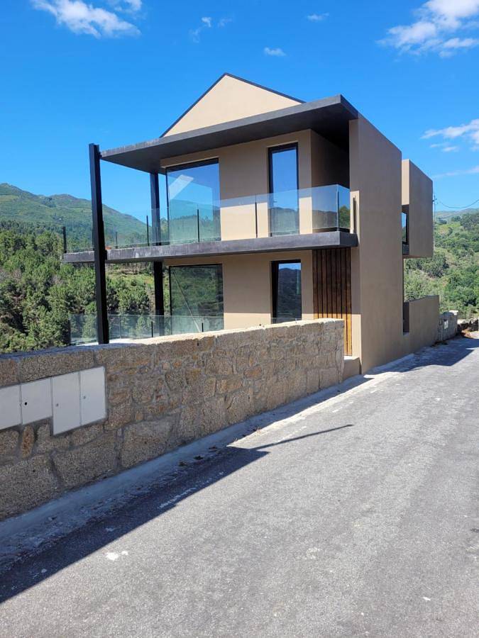 Location de vacances pour 2 personnes, avec vue et jardin, animaux acceptés dans Ponte da Barca - 2