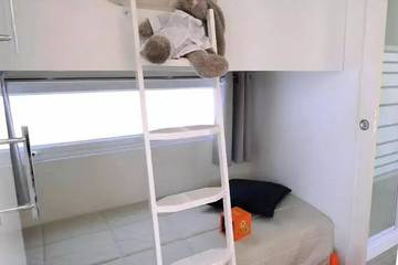 Camping pour 8 Personnes dans Murol, Région de Besse-et-Saint-Anastaise, Photo 1