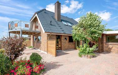 Ferienhaus für 8 Personen, mit Terrasse und Garten in Lemvig