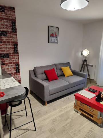Gîte pour 2 personnes, avec vue et jardin à Montreuil-Bellay