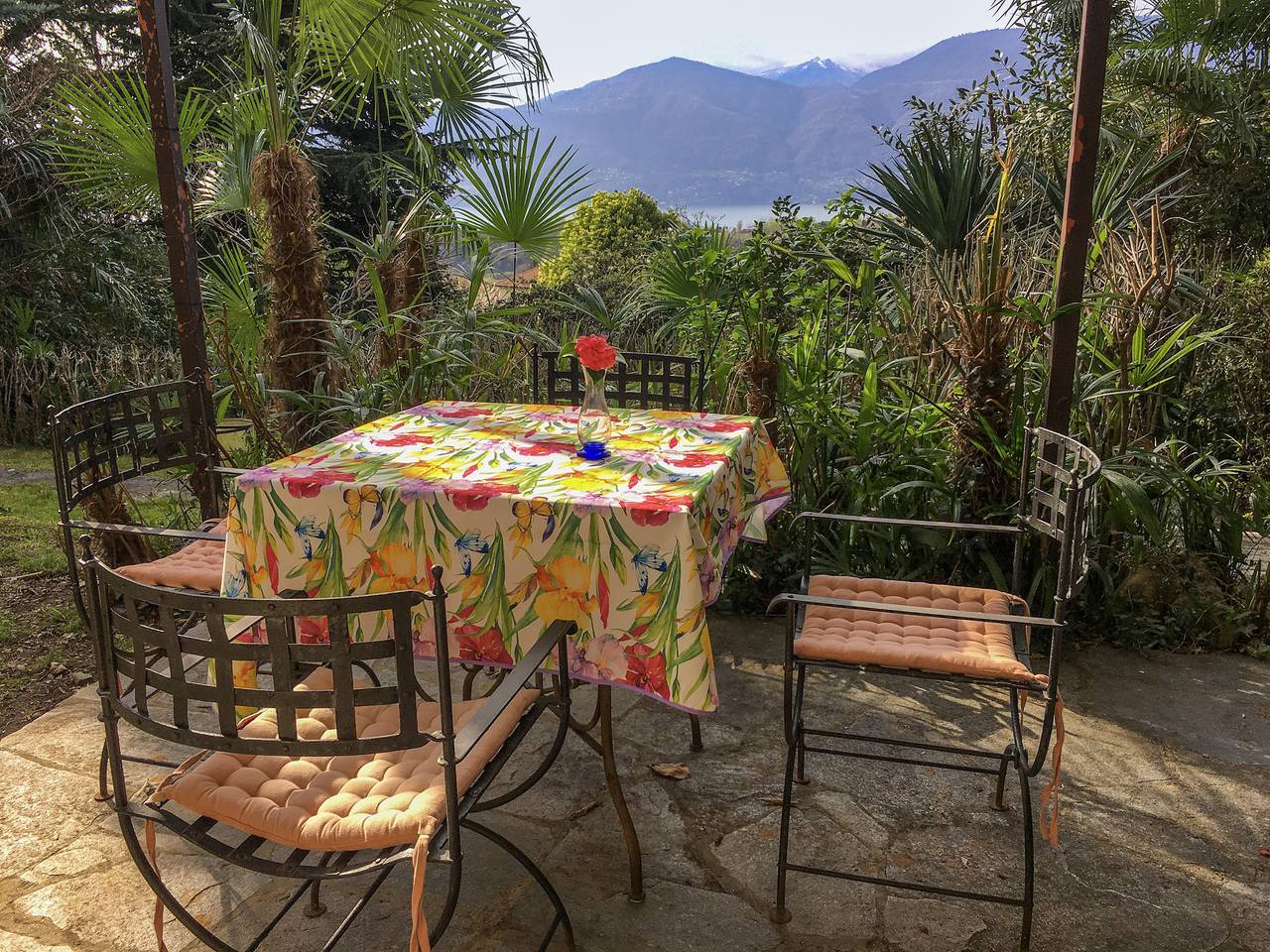 Geheel appartement, Vakantieappartement voor 3 personen met uitzicht op het meer in Muceno, Porto Valtravaglia