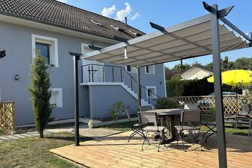 Location de vacances pour 9 personnes, avec jardin, animaux acceptés à La Balme-de-Sillingy