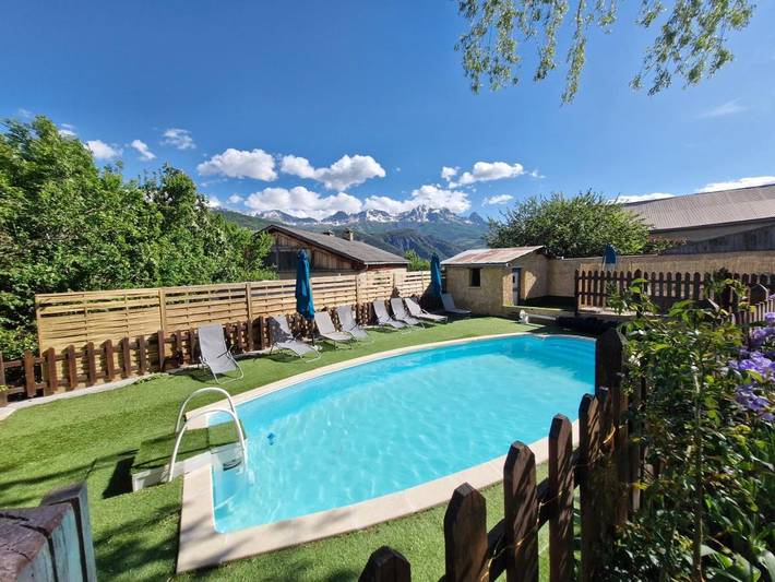 Location de vacances pour 29 personnes, avec Balcon et Terrasse ainsi que Jardin et Piscine à Faucon-de-Barcelonnette - 3