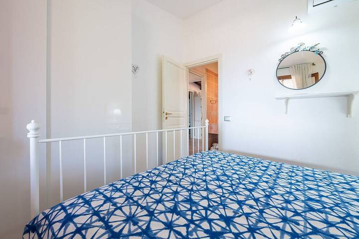 Villa Kala Nostra by the sea, 150m and 5m walk from Kal'eMoru/Villasimius shoreline in Geremeas, Quartu Sant'Elena