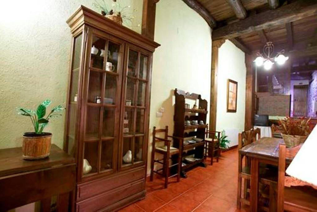 Five-Bedroom House in Cabezuela del Valle, Valle del Jerte