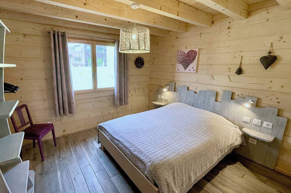 Gîte au coeur du chalet La Pesse - Chalet Cosy  jusqu'à 6 personnes in La Pesse, Parc naturel régional du Haut-Jura