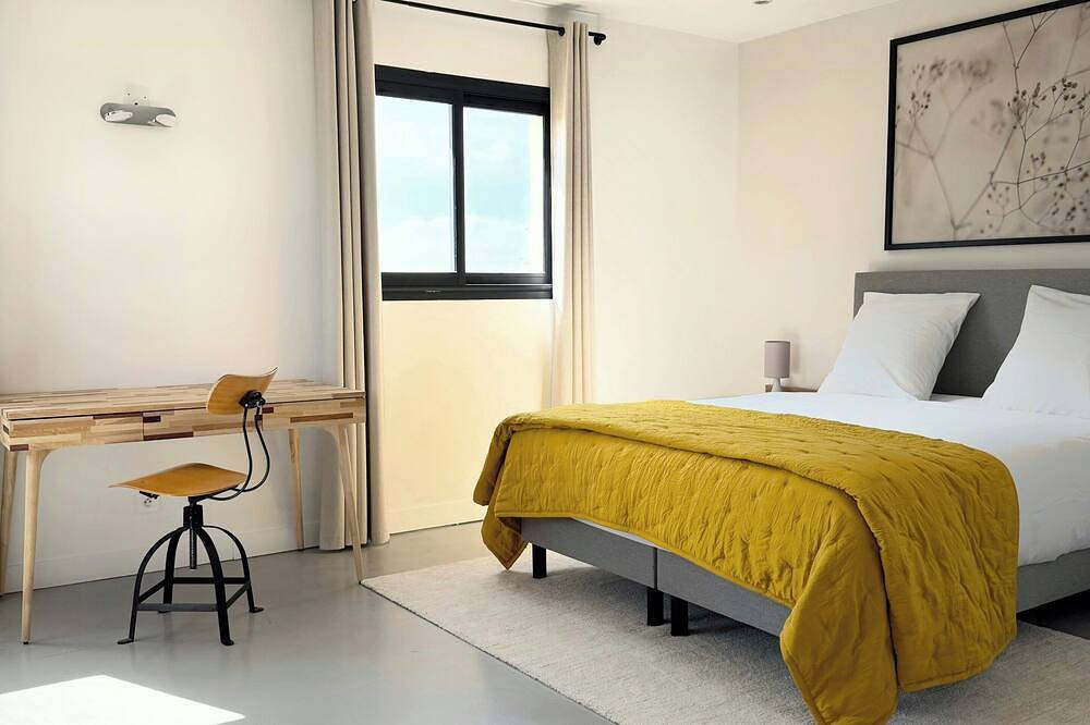 Contemporary villa in the heart of the Alpilles in Eyguières, Arles region
