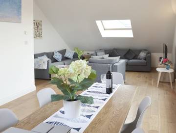 Holiday Rental for 9 People in Perranporth, Cornwall, Photo 2