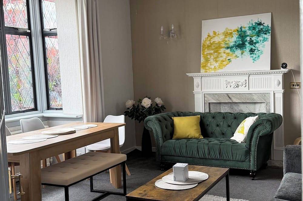Cute cottage for 8, near city centre, parking, gardens. Newly refurbished. in Edinburgh, Edinburgh und Lothian