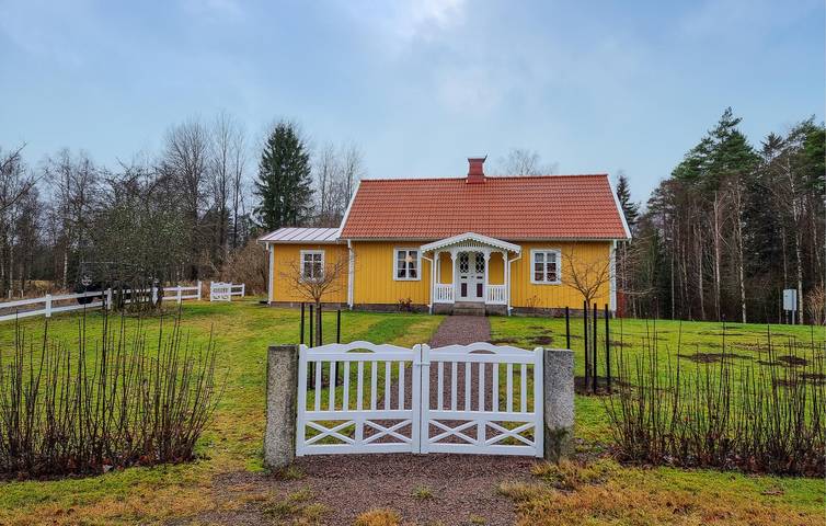 Ferienhaus für 6 Personen, mit Terrasse und Garten sowie Ausblick, mit Haustier in Smaland