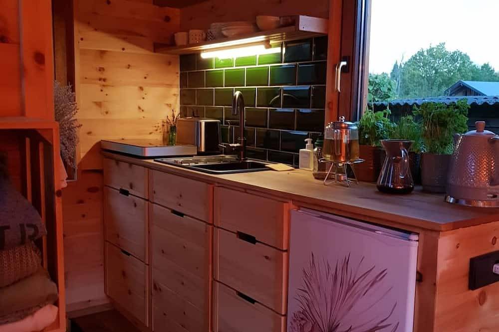 Zirbenholz-Tinyhouse am See in Mücke, Vogelsberg Region