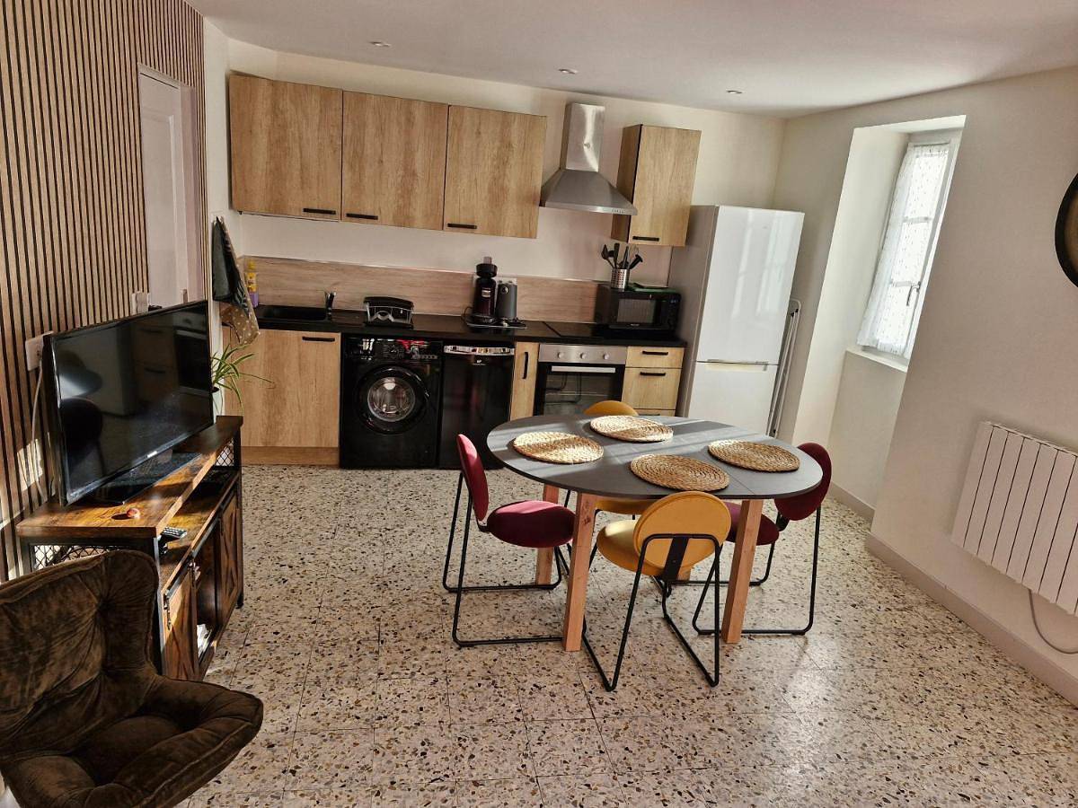 Two-Bedroom House in Baume-les-Messieurs, Jura Francais
