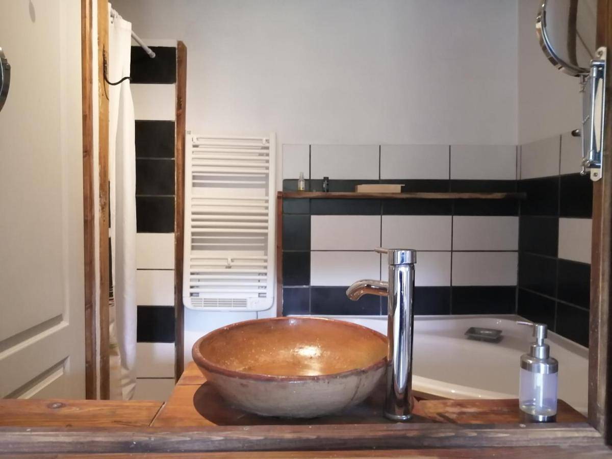Double Room in Saint-Julien-la-Vêtre, Montbrison
