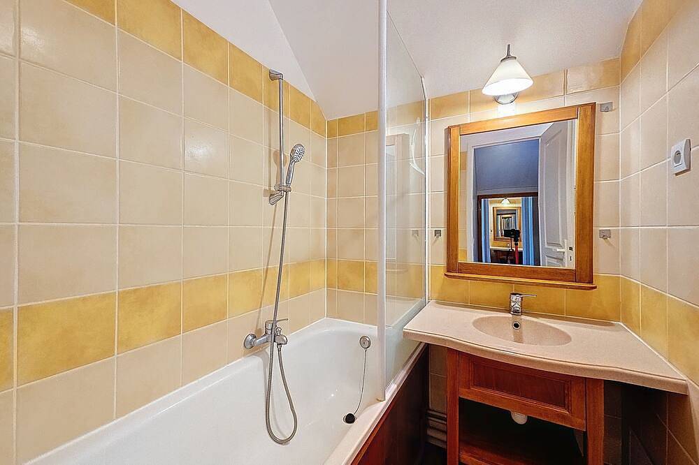 Entire apartment, House 3 rooms in residence with swimming pool in a park of 6 ha Monflanquin 47 in Monflanquin, Villeneuve-sur-Lot region