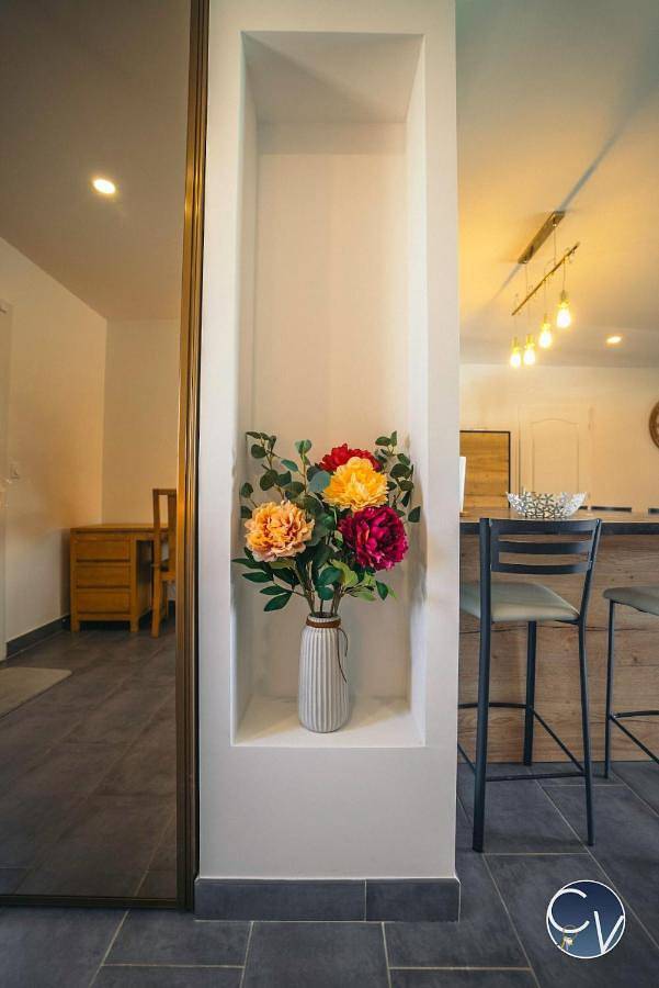 Location de vacances pour 10 personnes, avec piscine ainsi que vue et terrasse à Vénéjan - 2