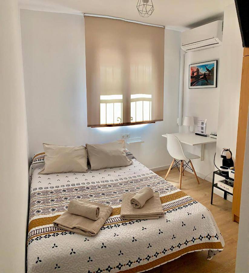 Double Room with Private Bathroom in Puerto de la Torre, Malaga