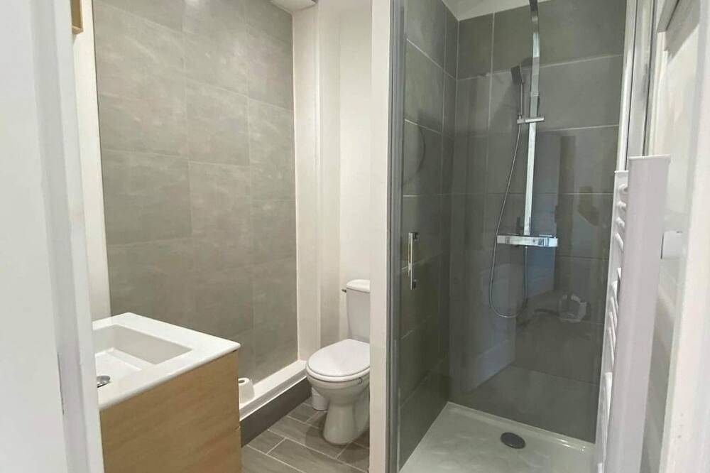 Apartamento entero, Cozy and renovated apartment in the city center 😁 in La Crau, Region de Toulon