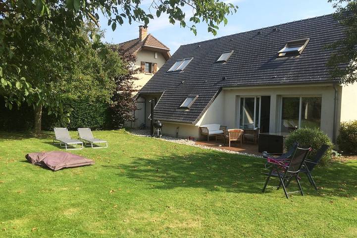 Location de vacances pour 6 personnes, avec terrasse et jardin dans Arrest