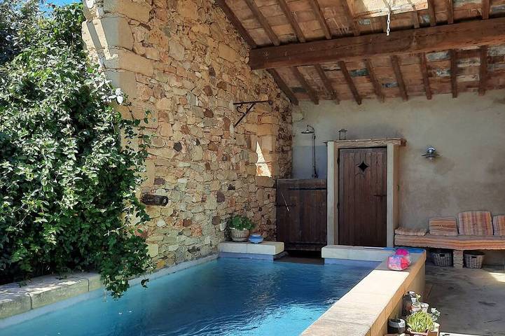 Gîte pour 6 personnes, avec jardin à Saint-Maximin (Nimes)