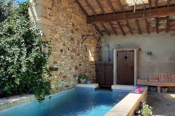 Agriturismo pour 6 personnes, avec jardin à Saint-Maximin (Nimes)