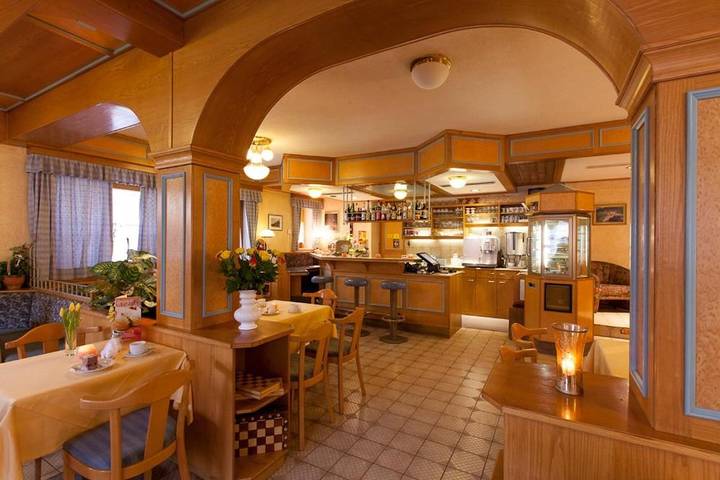 Chambre d’hôte pour 4 personnes, avec Terrasse ainsi que Jardin et Vue à Holzgau